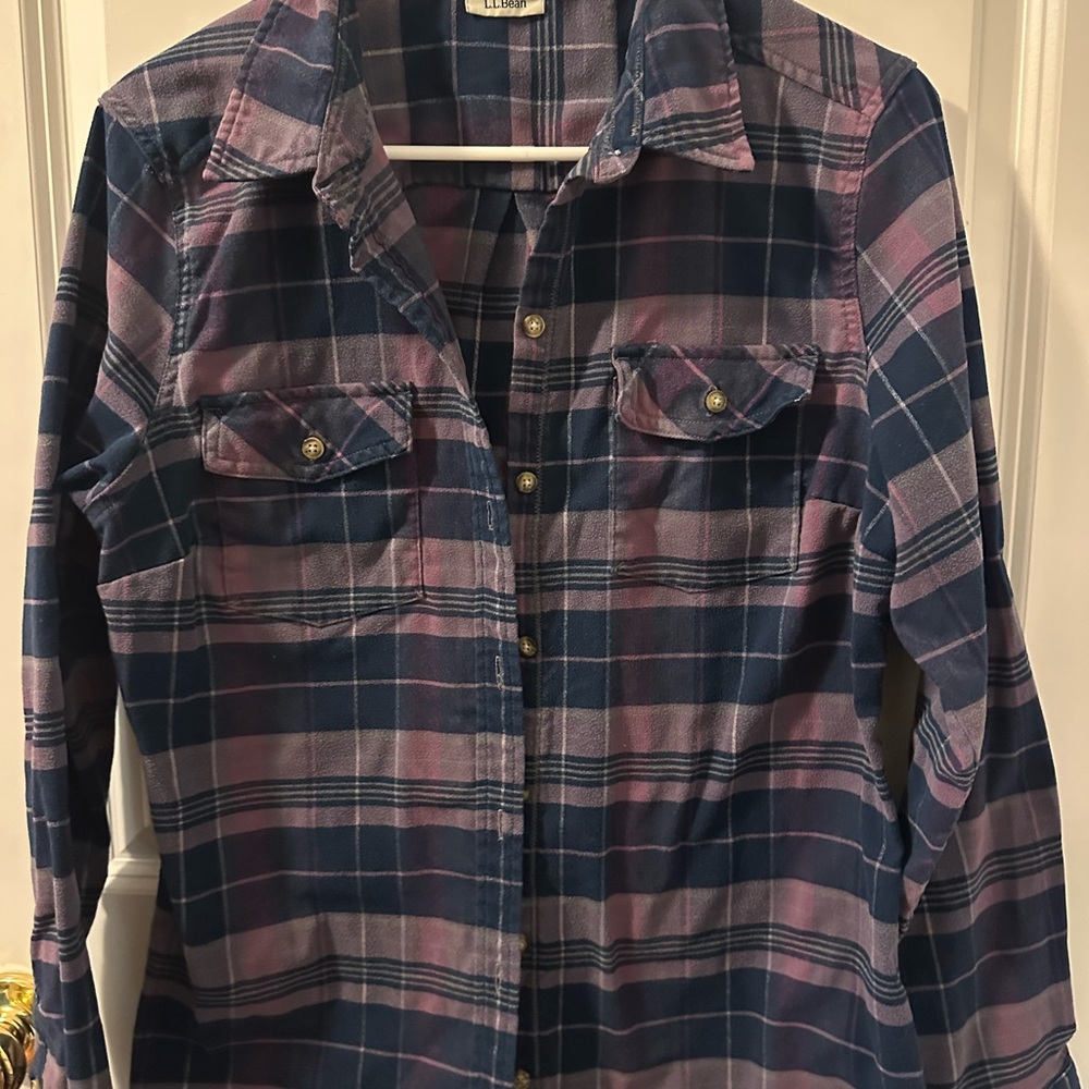 LL Bean Women’s Whisper Lodge Flannel-Large